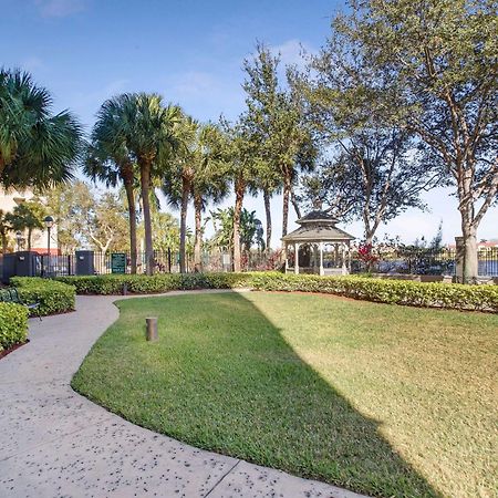 La Quinta By Wyndham Ft. Lauderdale Airport Hotel Hollywood Exterior photo